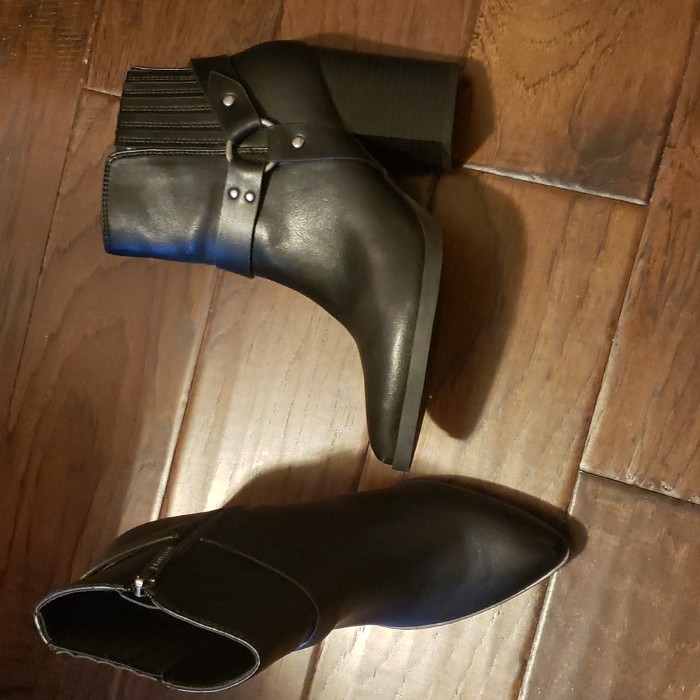 Boots - Picture 2 of 8